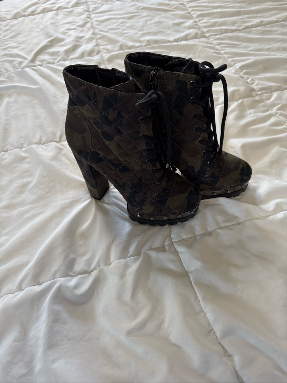 Jessica Simpson Irella Quilted Lace-Up Platform Ankle Boots in Olive Camo